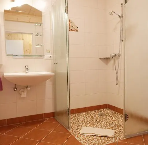 Πανσιόν Hildegard Naturhaus 3*